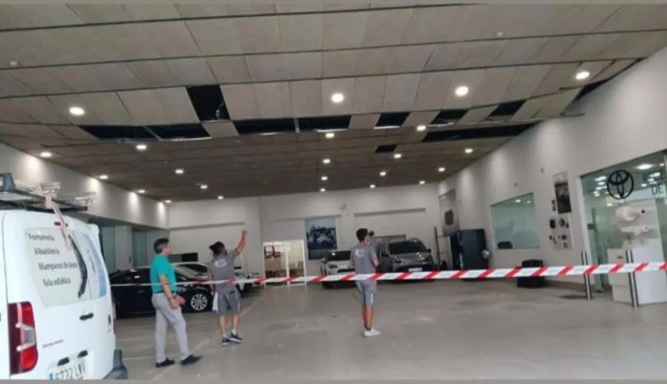 زلزال يضرب جنوب إسبانيا ويسبب أضرارًا في مطار ألميريا